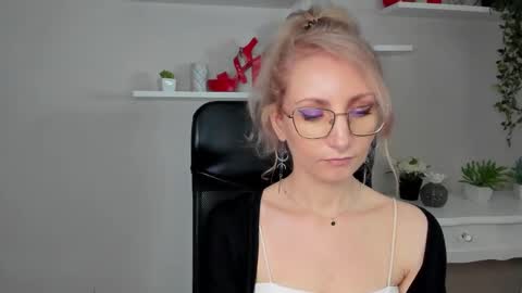 Cinderella online show from March 12, 6:50 am