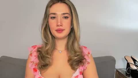Snapshot of cindyprettywomen chatting on September 24, 4:14 pm cindyprettywomen online show from September 24, 4:14 pm
