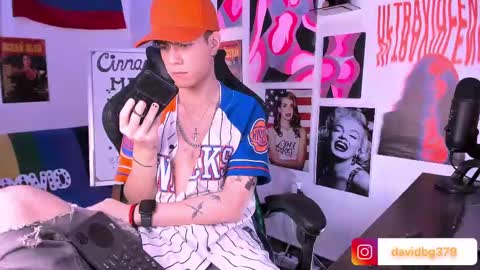 David     Independent Model online show from February 11, 1:10 am