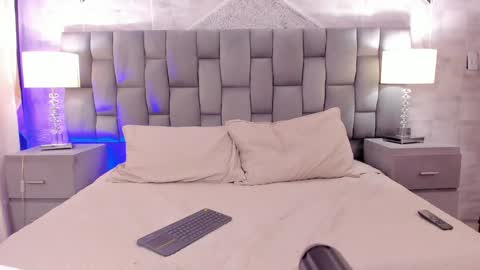 CintiaCollins  online show from February 4, 9:52 pm