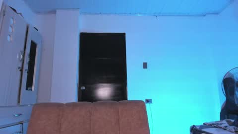 cj_davis1 online show from June 2, 12:45 am