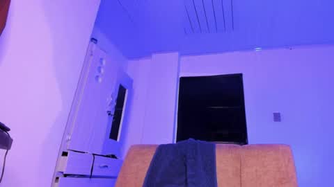 cj_davis1 online show from April 8, 3:42 am