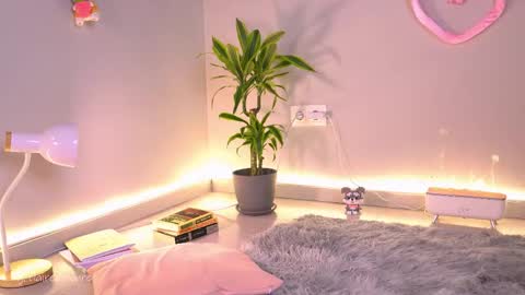 Claire online show from May 15, 11:34 pm