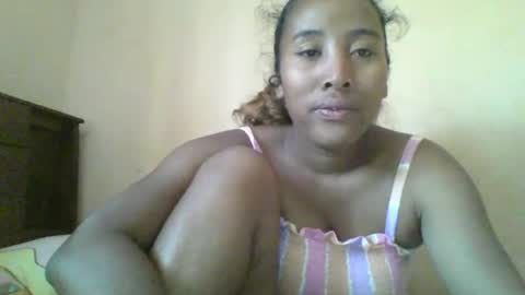 Snapshot of clarah0123 chatting on October 13, 7:32 am Clarah0123 online show from October 13, 7:32 am