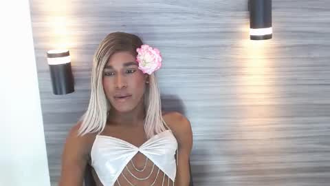 clarissaadhams online show from June 22, 4:42 am