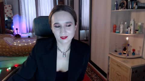 classyinna online show from February 25, 10:19 am