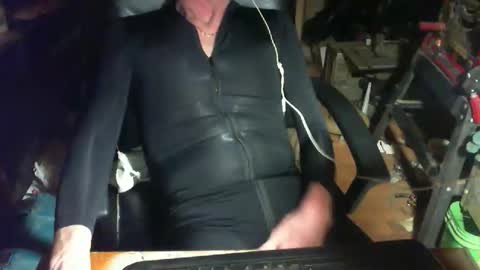 claudeg2523 online show from December 23, 1:34 am