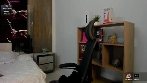 Snapshot of cleeoadams_ chatting on October 7, 4:19 am Cleo Adams online show from October 7, 4:19 am