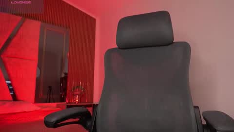 Cleo Adams online show from December 14, 4:30 am