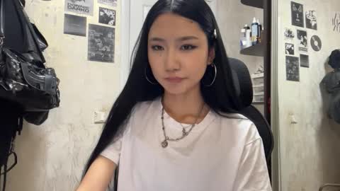 Lili online show from March 17, 10:42 am