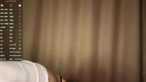 Lili online show from May 12, 4:05 pm
