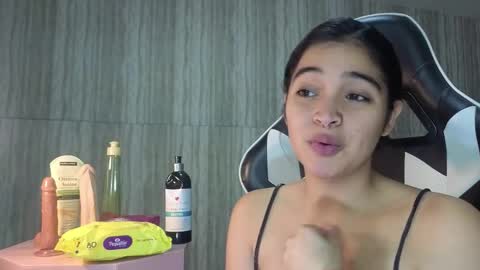 Clementine online show from November 28, 1:18 pm