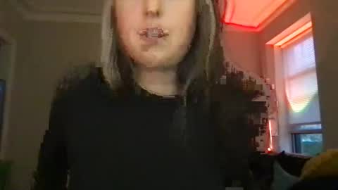 Snapshot of clemmy6699 chatting on October 28, 10:44 pm clemmy and bane online show from October 28, 10:44 pm