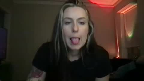 Snapshot of clemmy6699 chatting on October 24, 2:45 am clemmy and bane online show from October 24, 2:45 am