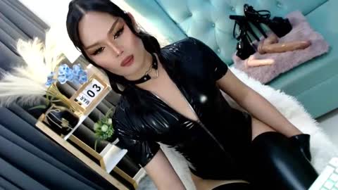 Cleo online show from March 3, 2:15 am