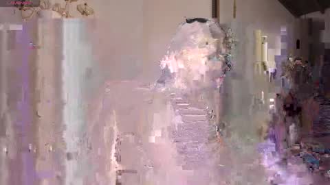 Cleopatra online show from April 4, 8:05 pm