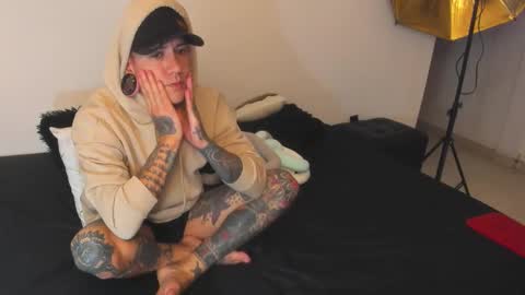 cleo y maikol online show from October 16, 6:13 am