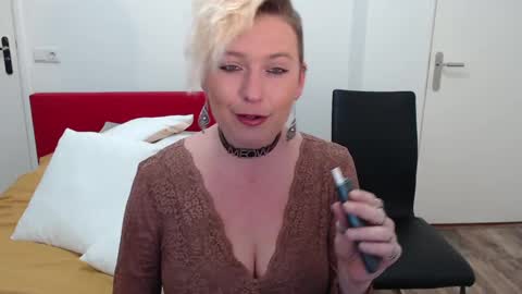 Syl  online show from February 27, 6:53 pm