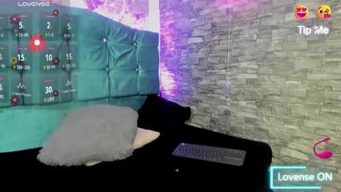 Snapshot of cloe66 chatting on September 29, 7:24 pm cloe66 online show from September 29, 7:24 pm