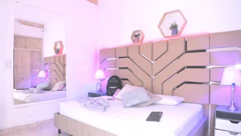 Cloe Online de 600 a 1400 online show from September 10, 11:33 am