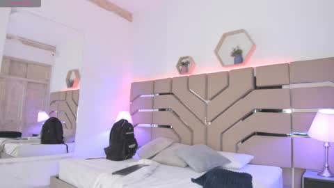 Cloe Online de 600 a 1400 online show from October 12, 11:25 am