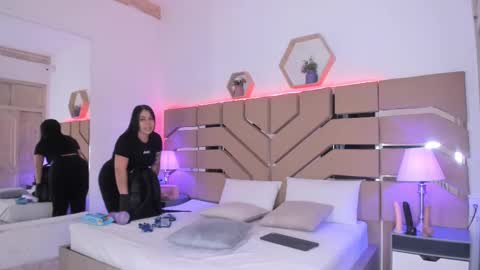 Cloe Online de 600 a 1400 online show from September 26, 11:40 am