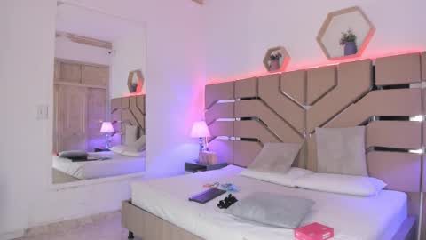 Cloe Online de 600 a 1400 online show from October 19, 1:27 pm