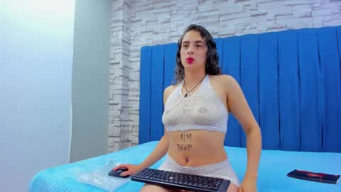 Cloe online show from November 17, 2:08 pm