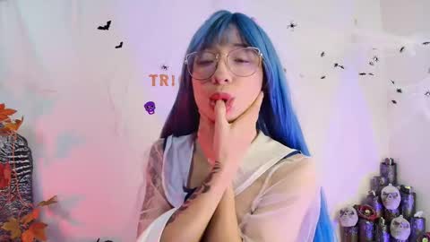 Cloe Leeee online show from October 19, 5:23 am