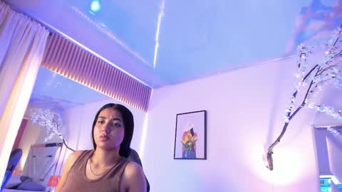 CLOE  online show from December 18, 3:35 am