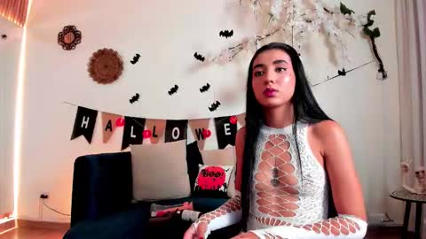 Snapshot of cloe_taylor__ chatting on October 23, 3:52 am CLOE online show from October 23, 3:52 am