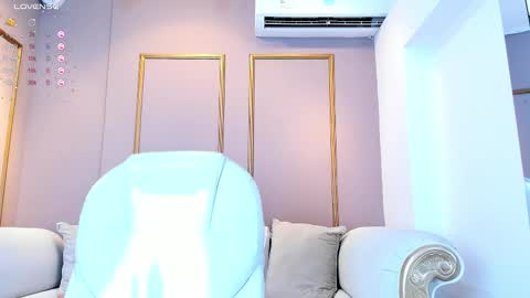 Cloe online show from March 1, 3:27 pm