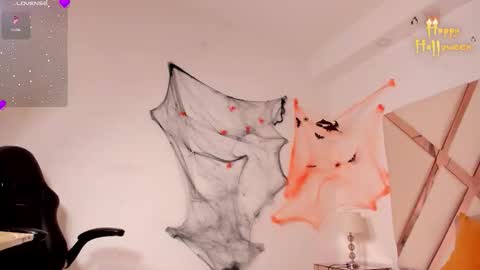 Snapshot of cloemorwen chatting on October 21, 12:05 am Cloe online show from October 21, 12:05 am