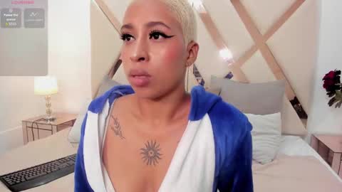 Snapshot of cloemorwen chatting on October 1, 11:47 pm Cloe online show from October 1, 11:47 pm