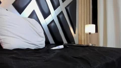 lady cloe person online show from January 14, 4:15 pm