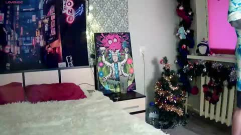 closertous online show from January 12, 2:35 pm