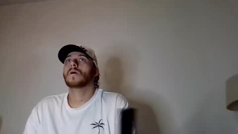 tallhungandcloudy online show from April 4, 4:19 am