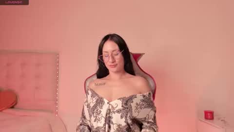 Chloe  online show from November 9, 10:30 am