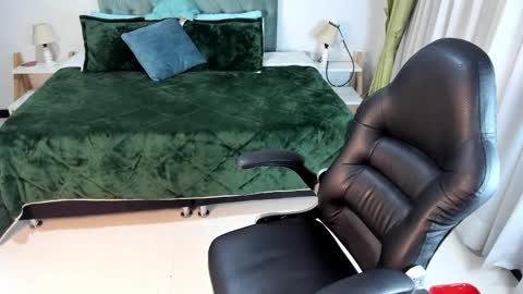 emely dolce online show from February 18, 9:54 am