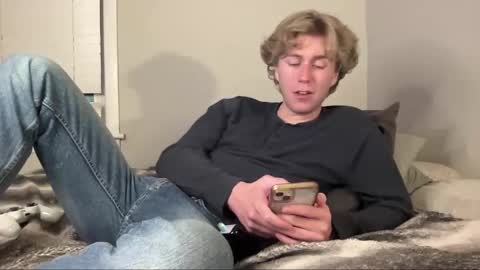 Clyde Austin online show from October 20, 1:32 am