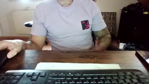 Snapshot of cock4onenight chatting on September 19, 10:41 am cock4onenight online show from September 19, 10:41 am