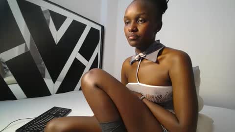 coco_pot online show from April 11, 5:06 pm