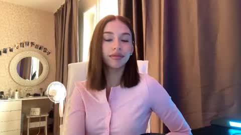 Lily online show from June 17, 5:01 am
