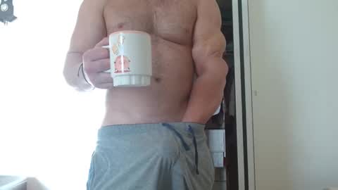 Snapshot of colbymoney chatting on February 25, 12:49 pm Colby big dick money online show from February 25, 12:49 pm