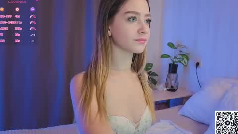 Snapshot of cold_waterfall chatting on September 27, 4:21 am Criss online show from September 27, 4:21 am
