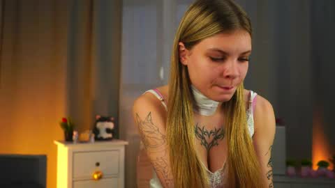 Jenny online show from April 2, 2:46 pm