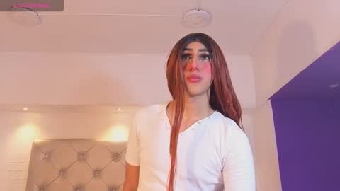 Snapshot of colette_rousseau chatting on September 23, 11:59 am online show from September 23, 11:59 am