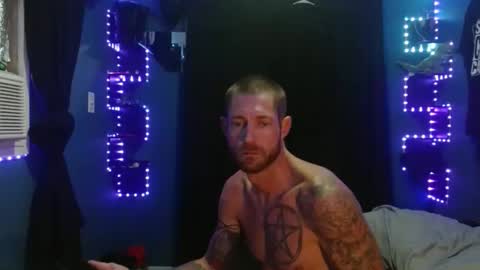 colevan2390 online show from December 16, 4:30 am