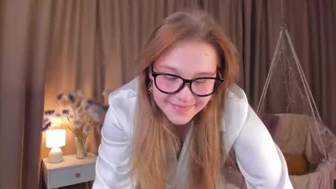 Collen Mon Tue Wed Thu Fri GMT 3 0300am - 0900am  online show from September 22, 4:00 pm