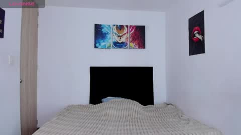 college_muscle_ass online show from April 19, 6:10 pm